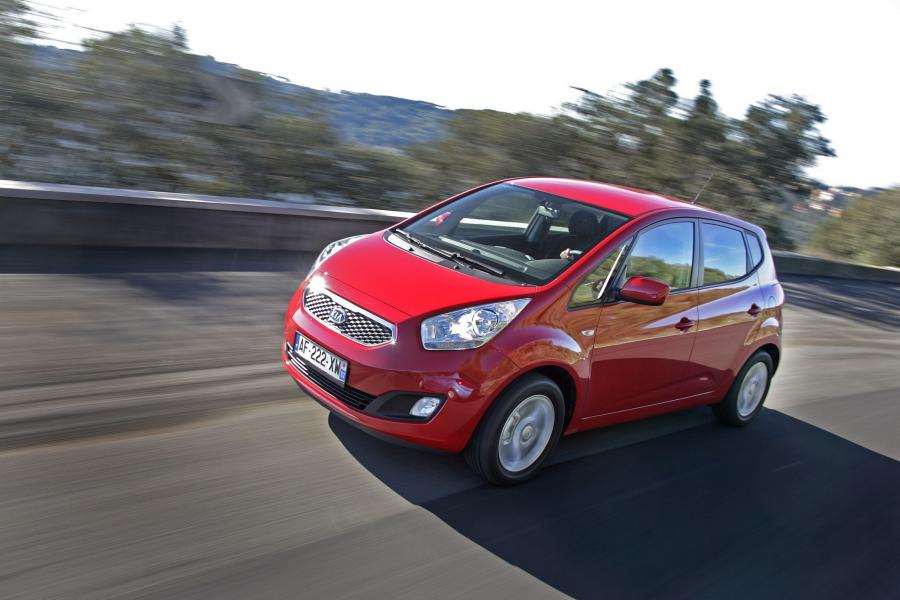  Kia Venga 2010 года  (фото 2 из 199)